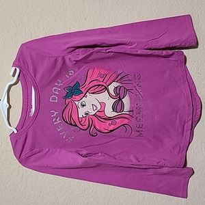 Disney's the Little Mermaid 🧜🏻‍♀️ Jumping Bean Tshirt